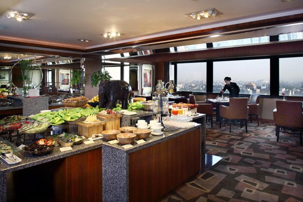 Beijing International Hotel Room photo